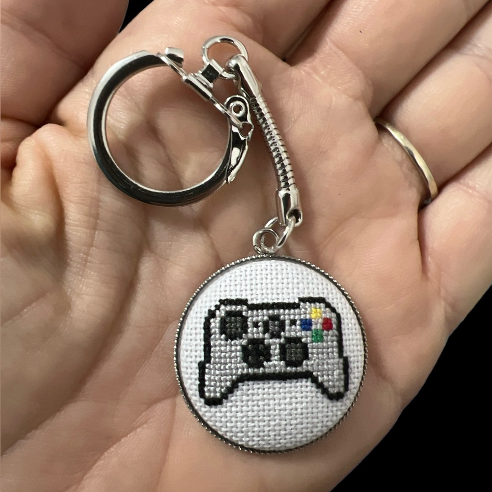 Xbox gamer keychain